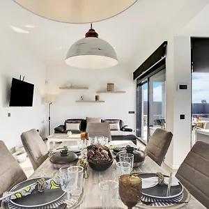 https://villa-del-roque-heated-pool-luxury-in-el-roque.in-canary-islands.com